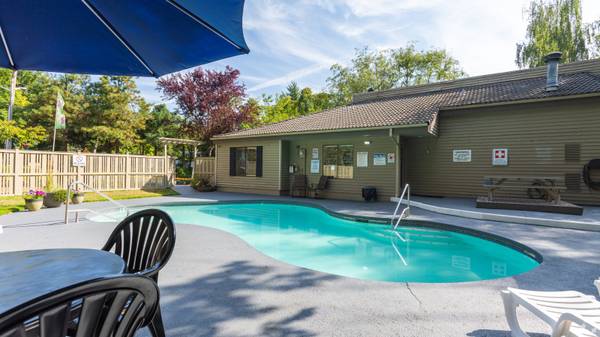 $1,895 / 2br - 950ft2 - Internet Ready, Public Transportation, 2/BD (2222 S 234th St, Des Moines, WA)63811610394241120