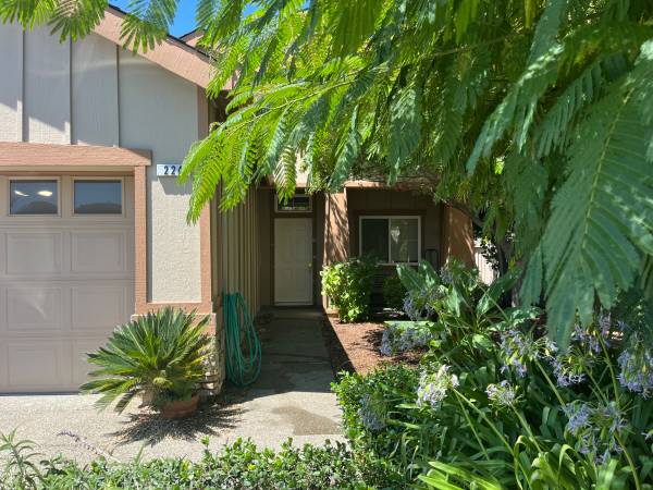$2,400 / 2br - 1100ft2 - Clover Springs Retirement Community 2bed/2bath (healdsburg / windsor)63658061674243120