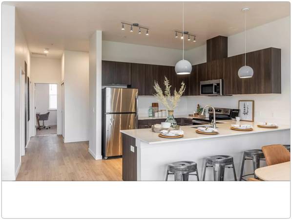 $2,250 / 2br - 1202ft2 - Tranquility can be yours! Serene 2 bed / 2 bath in Albany (Albany)63624859720321121