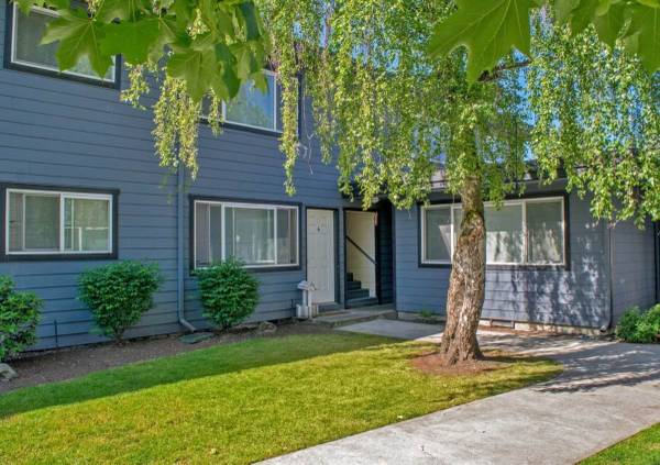$1,750 / 2br - 900ft2 - Pet-friendly 2 bed / 1 bath! Your dogs and cats are welcome! (Auburn)63808058796801120