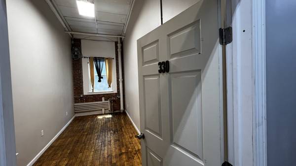 $475 / 136ft2 - Office Space Available Now - Move-In Ready,HEAT AND ELECTRIC INCLUDED! (Springfield, MA)64016883417089121