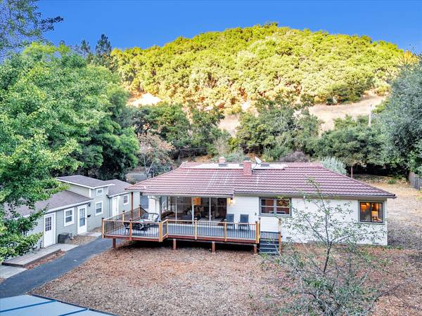$1,848,888 / 5br - 2600ft2 - COUNTRY LIVING W/BEAUTIFUL VIEWS WHILE ONLY MINUTES TO DOWNTOWN! (hayward / castro valley)63655166904835123