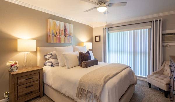 $2,450 / 1br - 725ft2 - Washer and Dryer, Dual-Pane Windows, Swimming Pool (walnut creek)63667872640001122