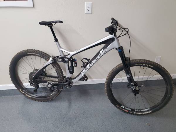 2019 XL Ellsworth Evolution Shimano XT 1