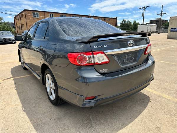 2011 Toyota Corolla  CLEAN TITLE 1 OWNER - $7,300 (Englewood)63471943070593124