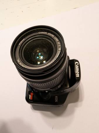 Canon EOS XSI DSLR w/ 18-55 IS Kit Lens 1