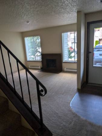 $2,050 / 2br - 1200ft2 - townhouse 2 bedroom/ 1. 1/2 bathroom (Lynwood)63799909432961120