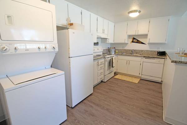 $1,895 / 1br - 600ft2 - One Bedroom One Bath with Private Patio & First Month Free (Davis)63919497070338124