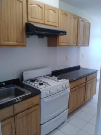 $795 / 3br - 110ft2 - Private room, Available Now! (Elmhurst)63788482044161124