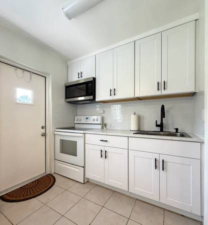 $1,600 / 2br - *+*Apartamento actualizado de 2 habitaciones y 1 baño ubicado en Vero Beach*+* (Vero Beach)63799684536065123