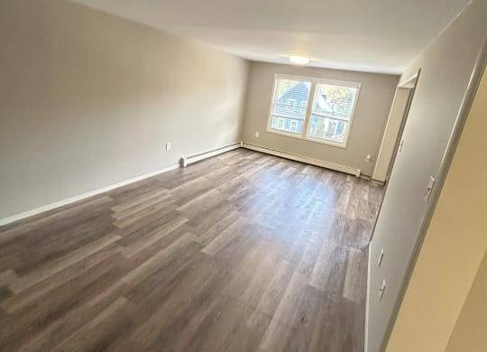$2,246 / 2br - 1150ft2 - DishwasherSelect Apartments, Cable Ready, Water/Sewer (73 Cross St, Woodstock, VT)63976978816771122