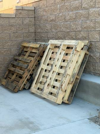Pallets FREE 1