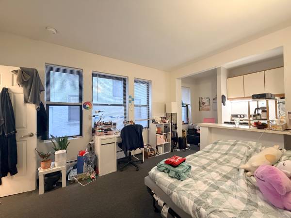 [Sept 1] Boston University- Spacious Studio, Heat+HW, Full Kitchen 1