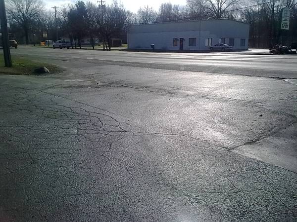 $4,000 / 5000ft2 - For Lease 5000 sqf Store Front - Right on 125 Beechmont (Cincinnati East-Side)64289899981827124