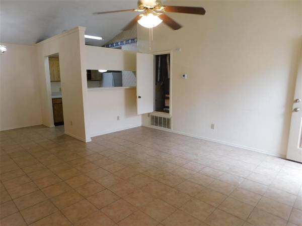 $1,595 / 3br - 1100ft2 - 3/2 Duplex for $1595 in Round Rock/AW Grimes/Gattis School! Garage! (AW Grimes/Gattis School)63922559830147122