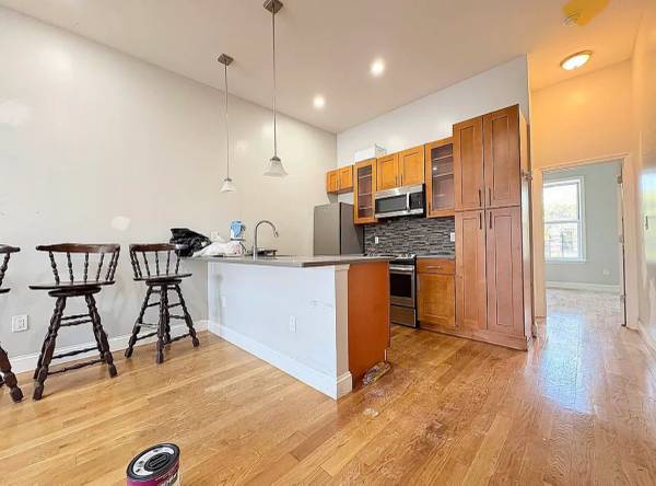 $3,500 / 3br - 🏠 El trío más grande de Flatbush — Porque mereces más espacio 💥 (Brooklyn)63689899253889122