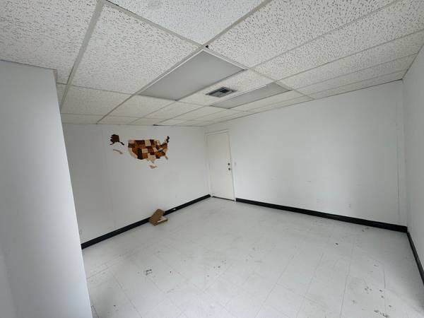 $931 Office Suite for Rent – Suite #620 (Sunrise)63379613555713121
