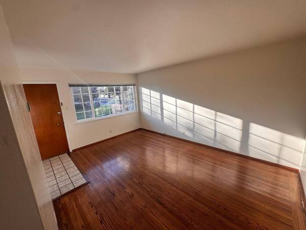 $2,100 / 1br - 574ft2 - Downtown SSF //1BR @Walkable @Transit-Ready @Utilities Included574SQFT (MAGNOLIA AVE APT 3 SOUTH SAN FRANCISCO, CA 94080)63836554596227123