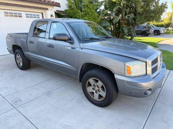 2005 dodge Dakota 4x4 - $4,000 (brentwood / oakley)63470418362115122