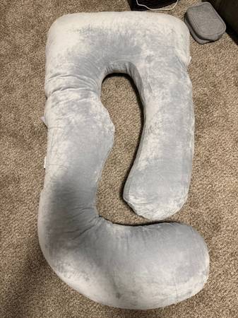 Pregnancy pillow 1