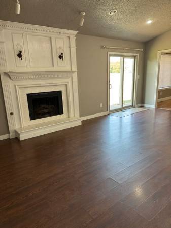 $1,800 / 3br - 01622ft2 - House for Lease (Tulsa, Jenks)63982278644738120