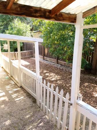$2300.00 / 3br - 1824ft2 - Ivywild Home Available OCT 1st63686763839745123