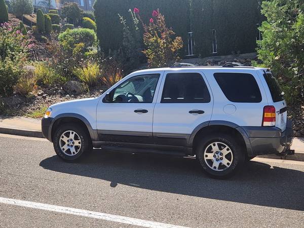 2005 Ford Escape · XLT V6 - $4,900 (Jackson)63470758819587122