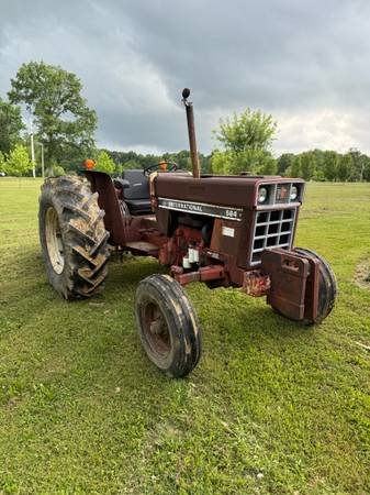 584 International Tractor 1