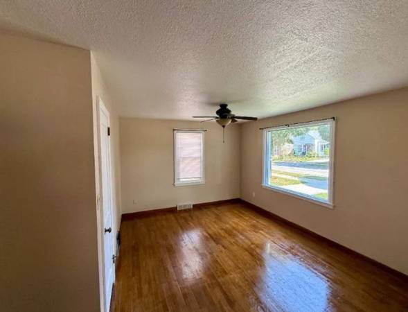 $850 / 2br - Single family - 3 bedroom, 1 1/2 bath for rent (Sheboygan, WI)63813311999107121