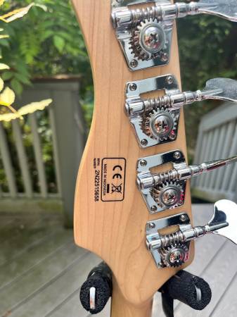 2025 SIRE Jazz Bass - $320 (Cambridge)63437871802625124