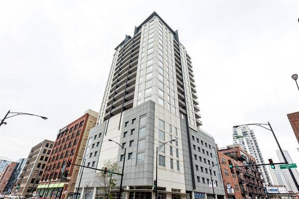$250 Garage space available for rent beginning 9.15.2025 (River North)63781678036227120