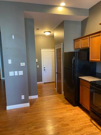 $1,100 / 1br - Unique Apartment in Historic Paxton Building (Downtown)64018614801922123