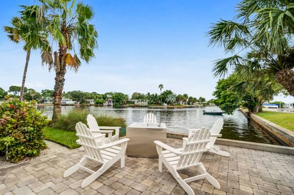 $1,780 / 1br - 627ft2 - Spooktacular Special Move In Today Pay No Rent Till November (South Pasadena, FL)63991085809667122