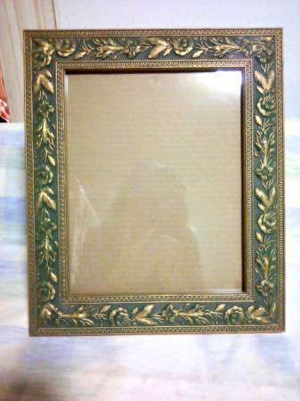 Green and Gold 8 x 10 Picture Frame 1