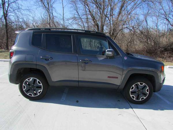 2017 Jeep Renegade 4x4 Trailhawk Tigershark 2.4L I4 180hp - $8,984 (Purcellville)63440055713153123