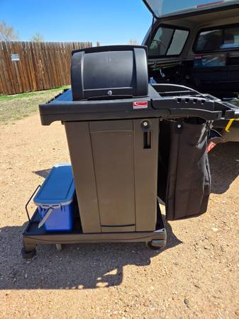 Black High-Security Compact Cleaning/Janitorial Cart 1