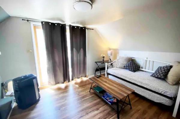 $99 / 1br - 600ft2 - Loft en Red Rock ✦ Mejor zona de COS (Colorado Springs)63687172073219122