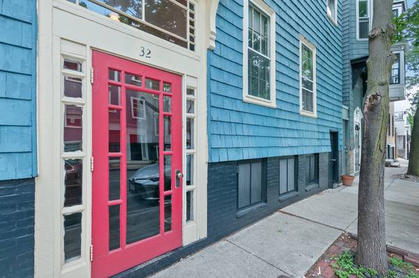 $3,975 / 3br - 1200ft2 - No Fee. 2+/3BD Charlestown Penthouse w/ Central Air, Deck! (Charestown)63614110208387122