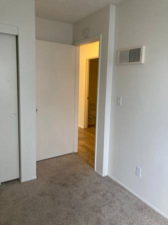 $2,525 / 2br - 875ft2 - ¡DISPONIBLE AHORA! Unidad de 2 habitaciones y 2 baños en planta baja #9 - ¡Solicite en línea! (Chula Vista)63621380468611121