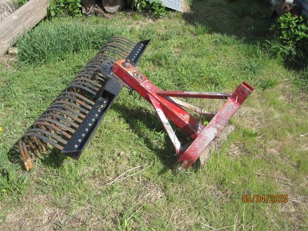 5' Rock Rack - $250 (Waterville)63441538567043121
