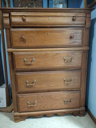 5 Drawer Bureau 1