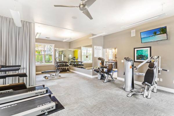 $1,975 / 2br - 1023ft2 - Spacious Floor Plans, Swimming Pool, Oversized Closets* (Auburn)63688532140163123