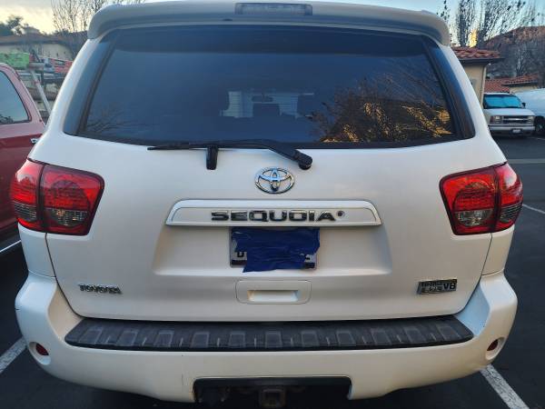 2010 Toyota Sequoia SR5 4X4 - $10,500 (hercules, pinole, san pablo, el sob)63654704626819124