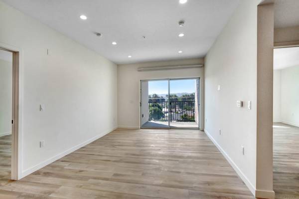 $3,850 / 2br - 1250ft2 - Brand New 2 Bedroom Close to DTLA, SS Appliances, In-Home Washer/Dryer (West Adams)63701111323651121