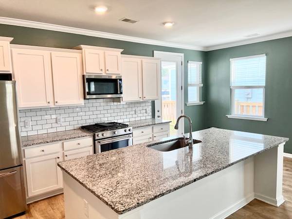 $500,000 / 4br - 2762ft2 - $30k down payment $3,300 / month * OWNER FINANCING * House in (Summerville / The Ponds)63314389340547123