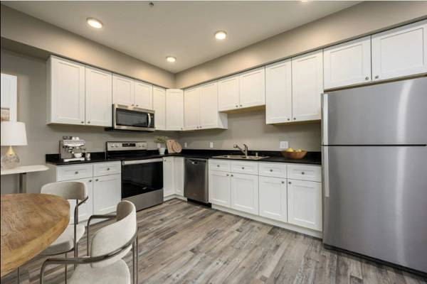 $1,775 / 1br - 720ft2 - Storage Units, Open Floorplan, Controlled Access Building (Bellingham)63920959762435120