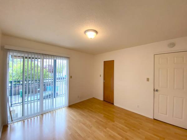 $1,000 / 2br - Amplio apartamento de 2 habitaciones en ubicación privilegiada en North Berkeley (berkeley)63824144947459121