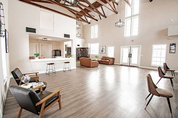 $764 / 1br - 450ft2 - 1 dormitorio, 1 baño, pisos laminados de madera noble63859497450499124