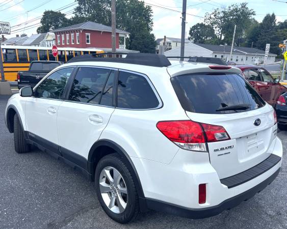 2013 Subaru Outback 2.5i Limited - $10,990 (Middletown)63613843760897123
