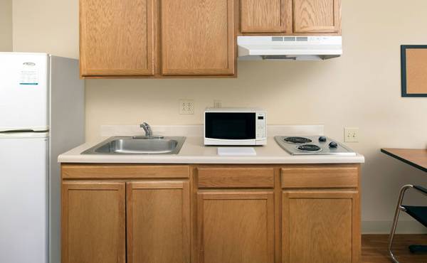 $300 / 1br - Pay Weekly and Stay Without the Hassle of a Lease! (3425 Saland Way, Jacksonville, FL)64005270808963123